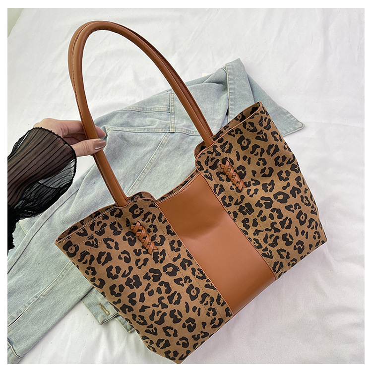 Comercio exterior nuevo leopardo bolso de mujer bolso de mano 2024 moda bolso de moda bolso de hombro estilo retro europeo y americano