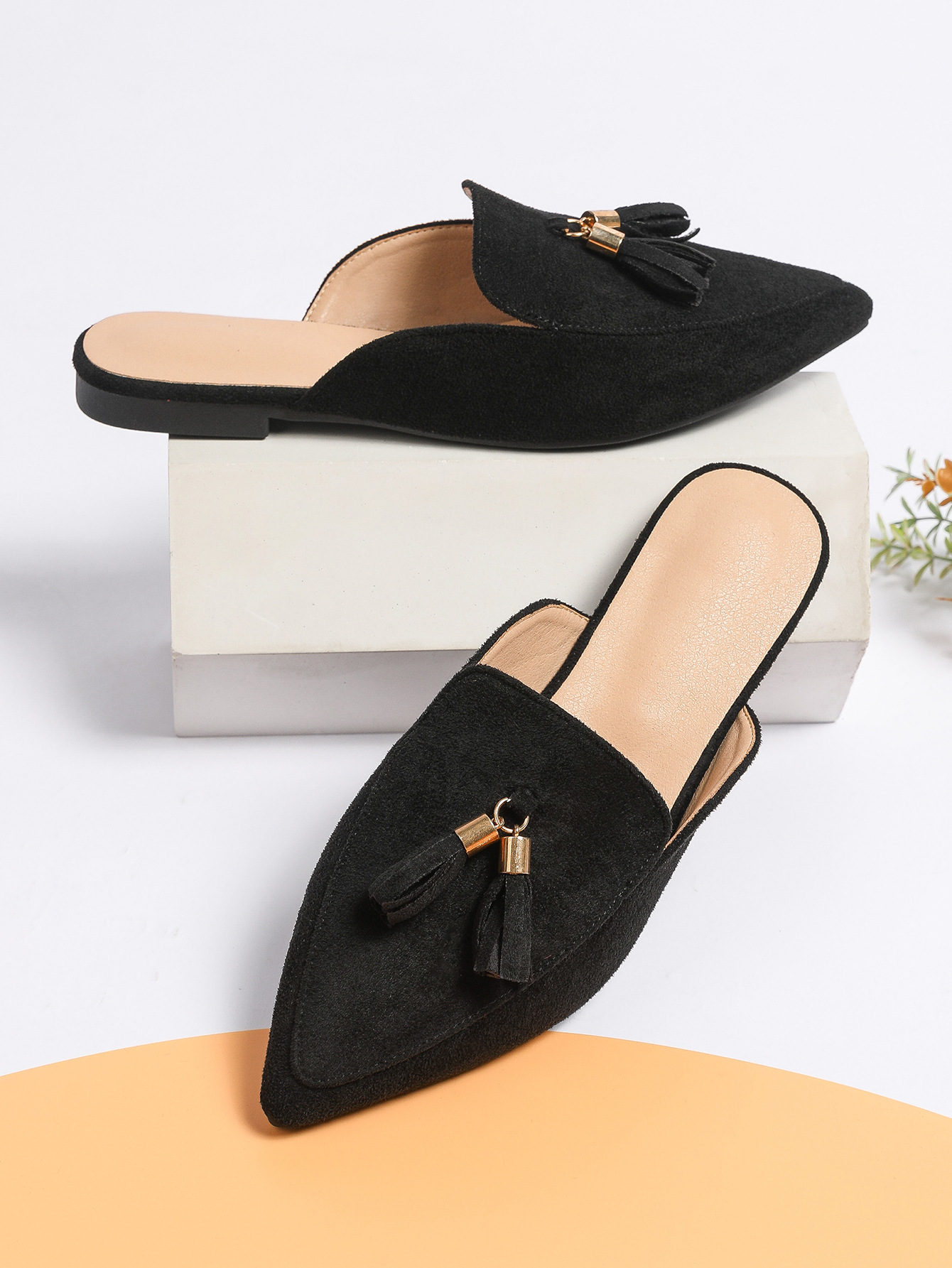 Grenzüberschreitender Naher Osten-Stil Sommer lässiger Stil neue Mode einzelne Schuhe spitz flache Unterseite Baotou große Quaste Außenhandel Großhandel_voghion.com