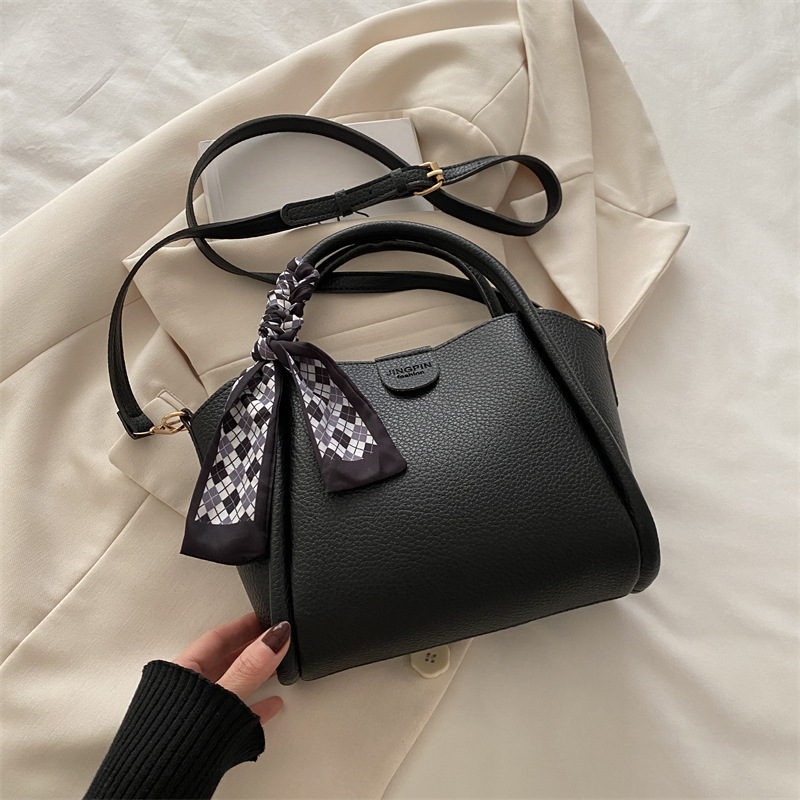 2024 invierno nuevo este año popular cubo de agua portátil de viaje versátil cesta de verduras de gran capacidad bolso de hombro de mujer