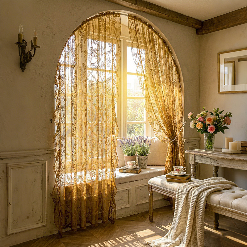Witte, transparante gordijnen in Franse stijl voor balkonramen (prinsessenstijl) in de woonkamer, studeerkamer of eetkamer._voghion.com