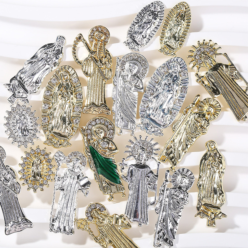 Arte de uñas transfronterizo Jesús accesorios de metal DIY vintage metal aleación uñas arte joyería europea y americana Luz de lujo accesorios con diamante