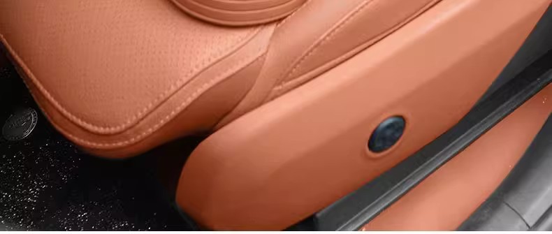 New Car-Mounted Small Table Board, Practical Folding Dining Table for Cars, Office and Makeup Tool, Multifunctional Table Board for the Car
