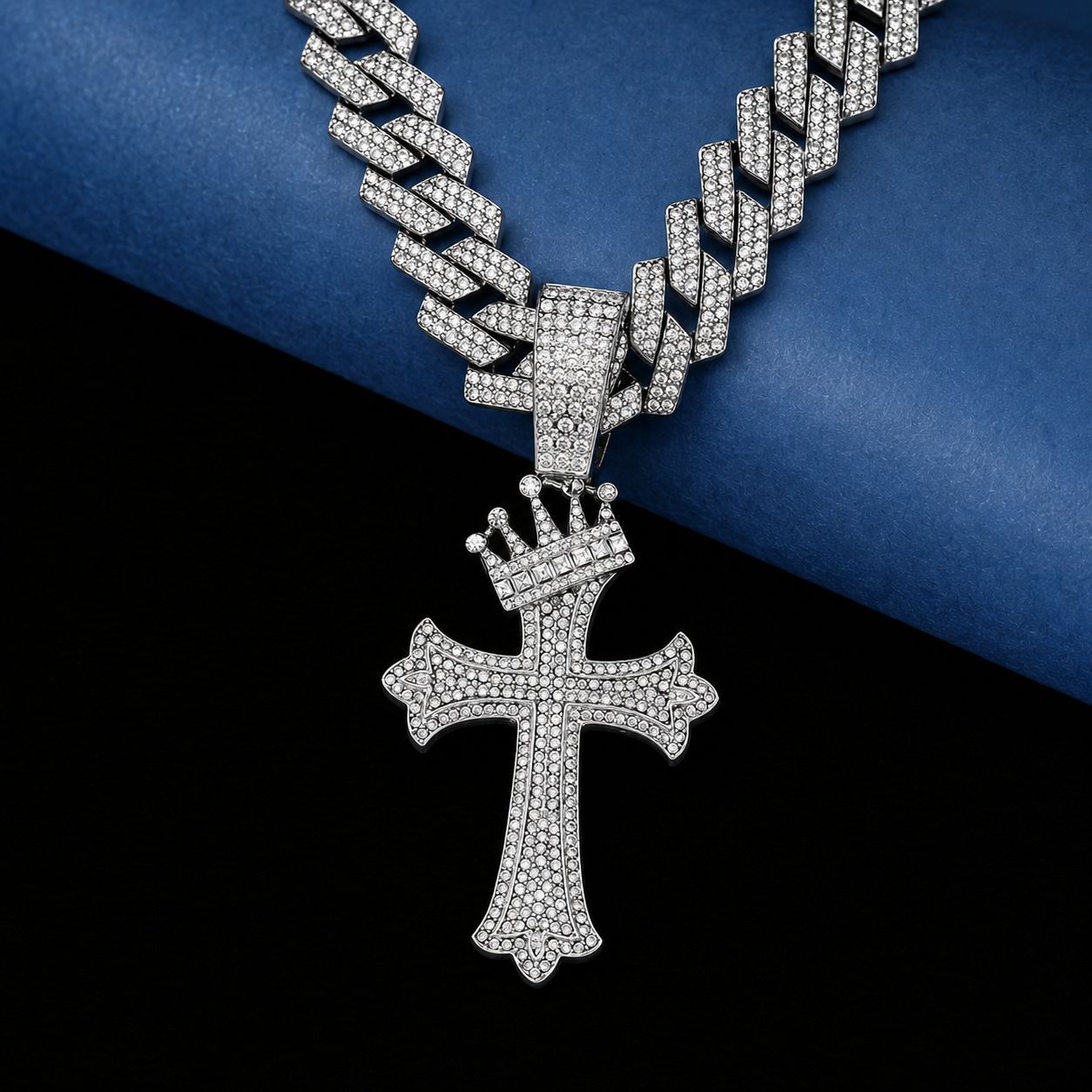 Fabricantes de suministro transfronterizo de diamantes completos colgante de cruz de corona ecológica aleación de chapeado de diamantes collar cubano joyas para hombres image 1