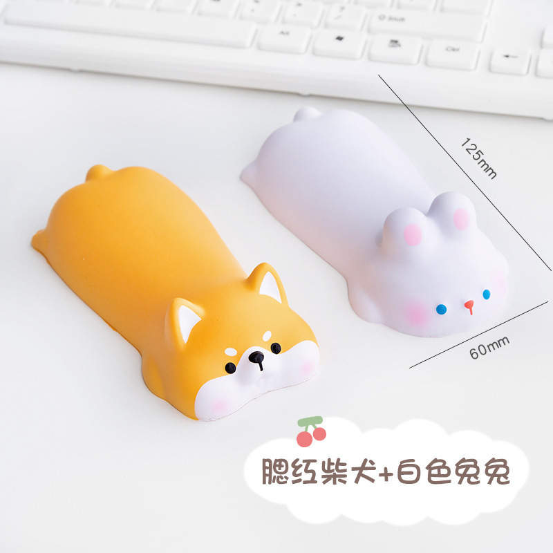 노란 시바견 + 흰 토끼