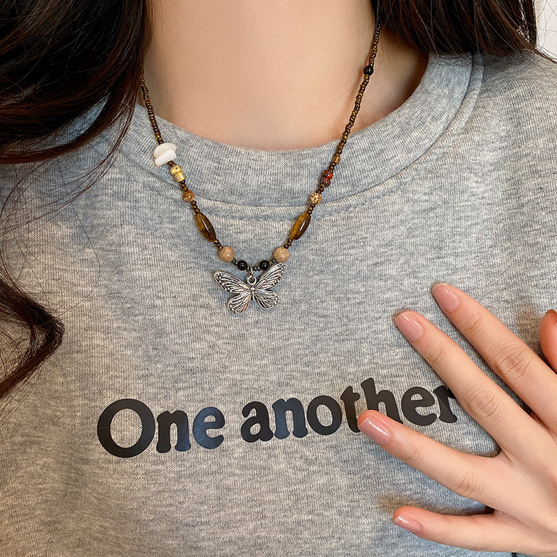 复古天然石蝴蝶项链女百搭小众配饰设计感卫衣链新款合金饰