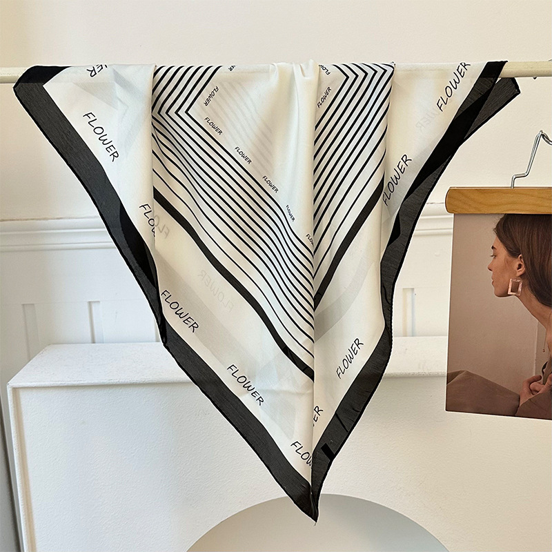 Bufanda de seda, bufanda cuadrada pequeña, sensación de alta gama, nuevo bolso de todo fósforo, pañuelo en la cabeza, cinturón para el cabello con camisa, bufanda decorativa, chal pequeño