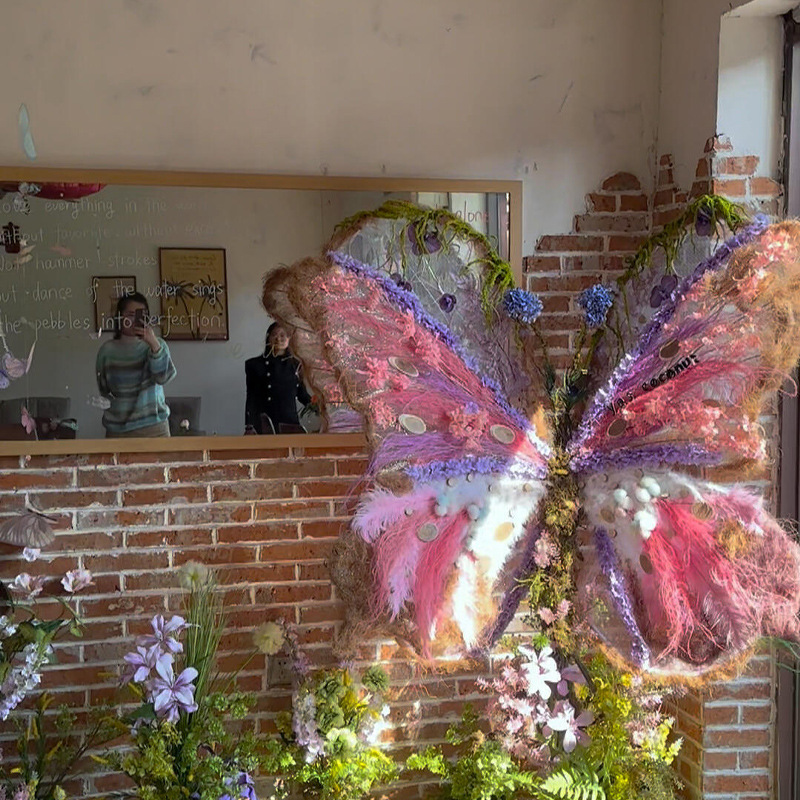 Flores hechas a mano alas de mariposa lámpara decorativa de bricolaje diseño de atmósfera colgante techo de pared colgante soporte de hierro forjado accesorios de decoración