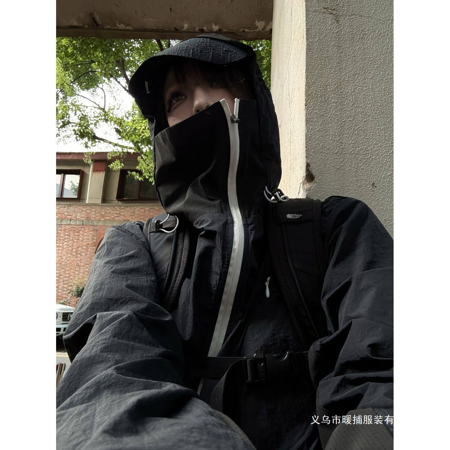 2026新款轻薄斜拉链拼接立体剪裁防晒服短款皮肤衣男女设计款黑色