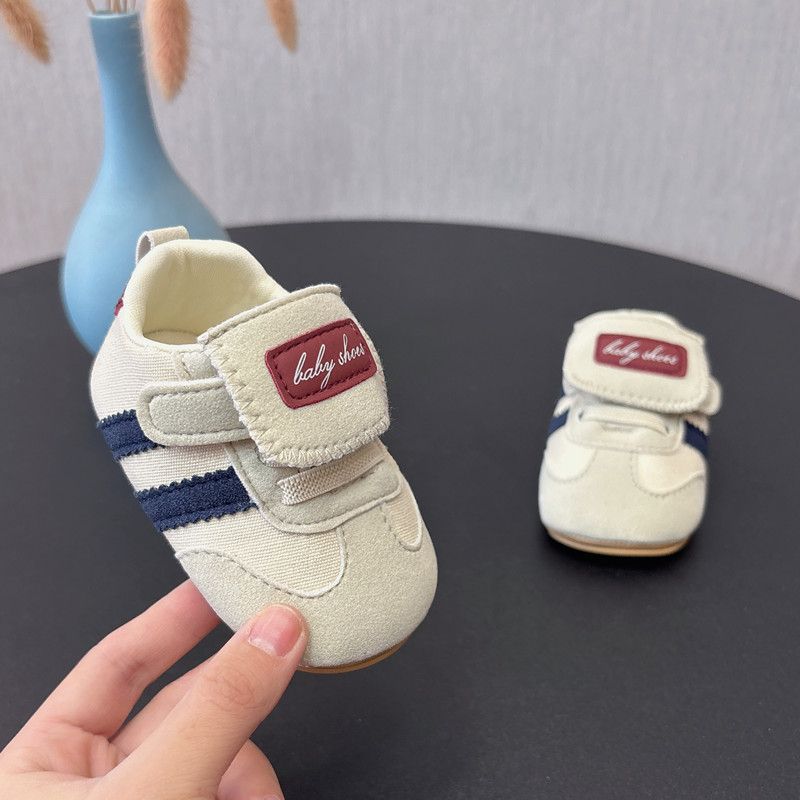 Apricot (leisure shoes)