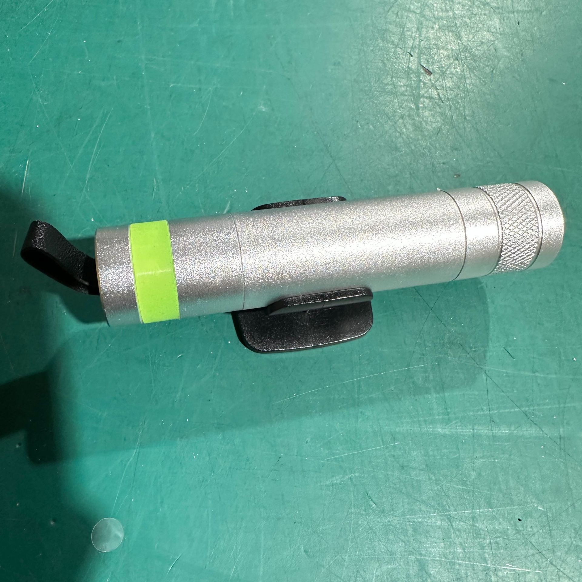 Car Safety Hammer, Car-Mounted Multi-Functional Night Ring Cutter, One-Second Window-Breaking Escape, Life-Saving Emergency Window Breaker Wholesale
