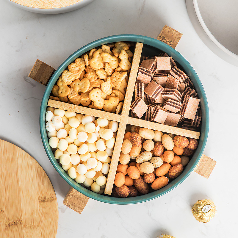 Caja de caramelo de cerámica de bambú nórdico hogar sala de estar mesa de café de cerámica plato de fruta seca compartimiento con tapa Internet Celebrity Snack Plate
