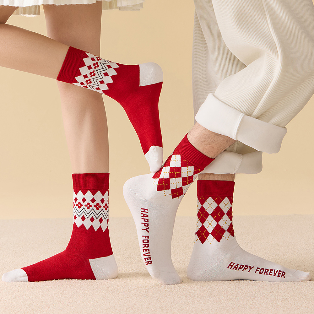 Style Boxed 2025 Men And Women Mid-Calf Cotton New Year Red Trendy Socks_voghion.com