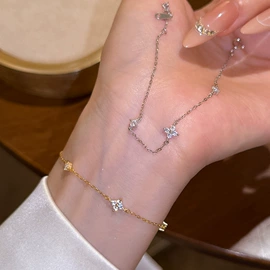 戒指;耳钉;手链