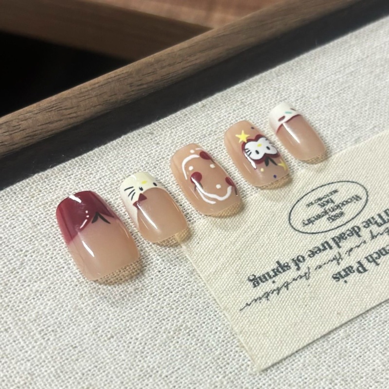 子供用ウェアラブルネイル、超かわいいアップルキティホワイトニングマニキュア、取り外し可能なショートネイル、手描きのスイートガールイン|undefined