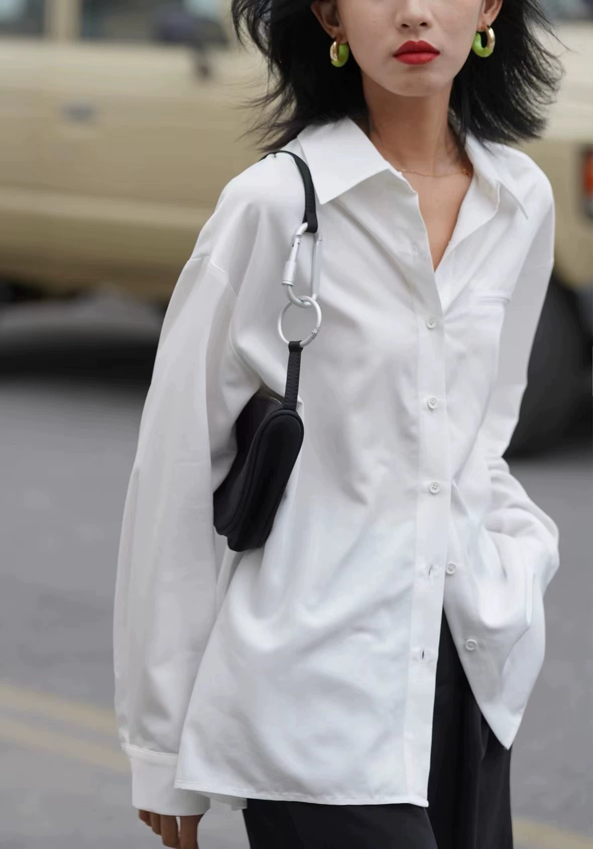 ФОРМАТ who? The input: "EIGHTMONTH shirt women's spring and autumn niche long-sleeved Hong Kong style chic temperament white shirt unique design" - translate: Рубашка EIGHTMONTH женская весна и осень нише длинный рукав стиль Гонконг шик характер уникальный дизайн