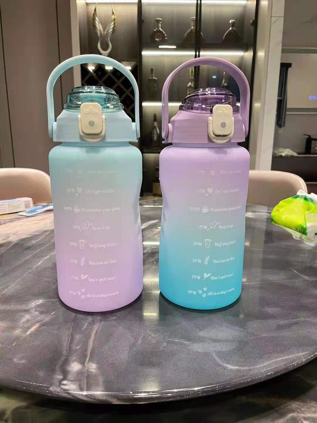 Nuevo transfronterizo Amazon gradiente de color de gran capacidad de la taza de agua rebote taza de paja de plástico esmerilado deportes al aire libre hervidor de agua