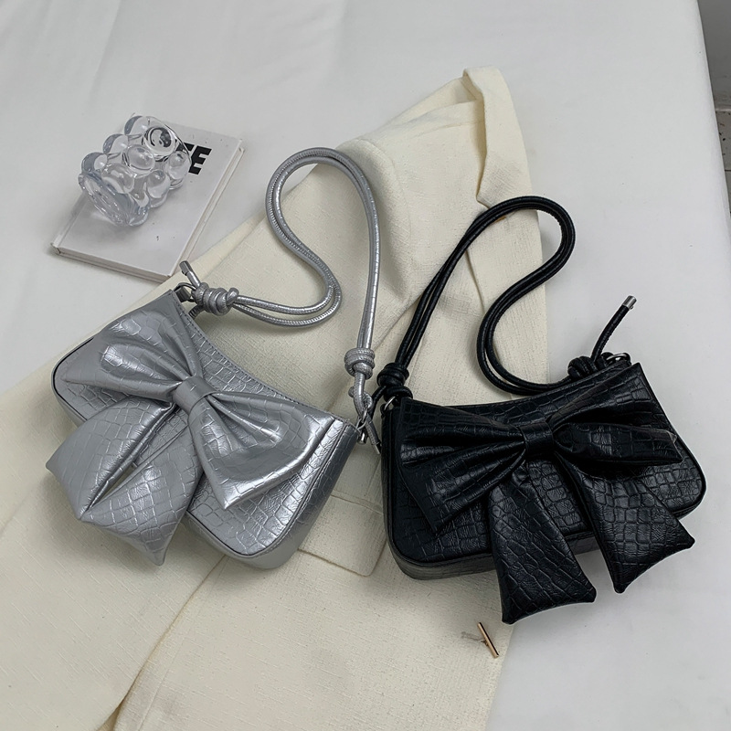 Women's Small Pu Leather Bow Knot Streetwear Zipper Underarm Bag display picture 8