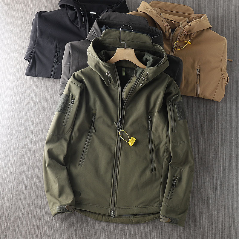 Highly Recommended! Autumn and Winter Outdoor Casual Softshell Jacket with Fleece, Windproof and Water-Resistant Men's Jacket