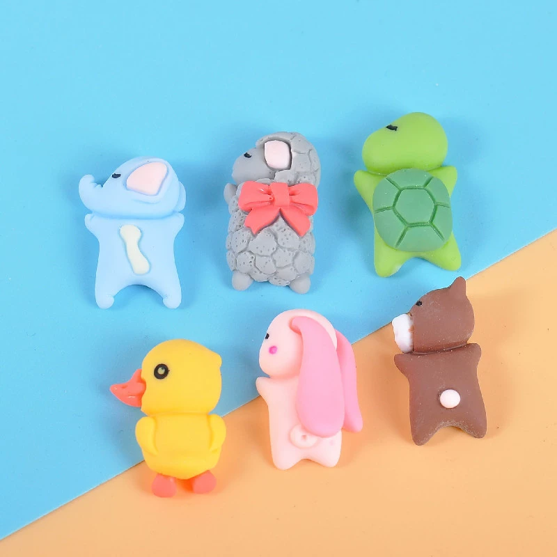 Small accessories with animals, cream accessory, handle, phone case, DIY