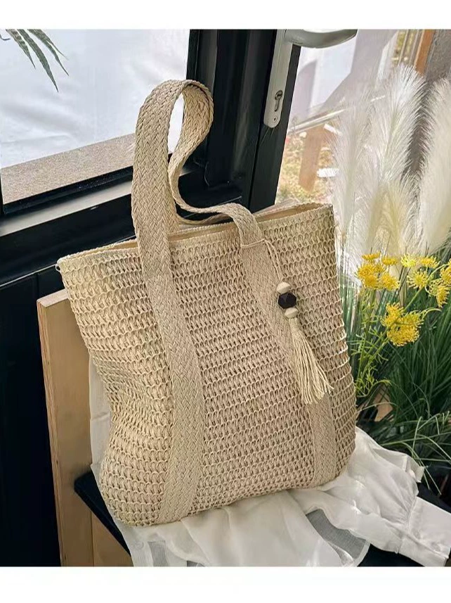 Summer straw capacious woven beach shoulder bag
