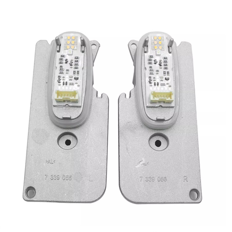F02 es aplicable a 14 - 16 BMW Serie 7 F01Módulo de fuente de luz de luz auxiliar de dirección LED F02 fuente de luz de dirección