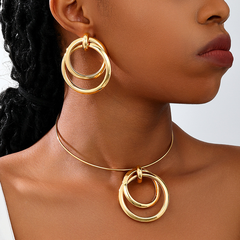 Retro fashionable geometric earrings