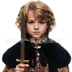 毛皮の子供のバイキングの勇士の毛皮のショールをまねて越境します。