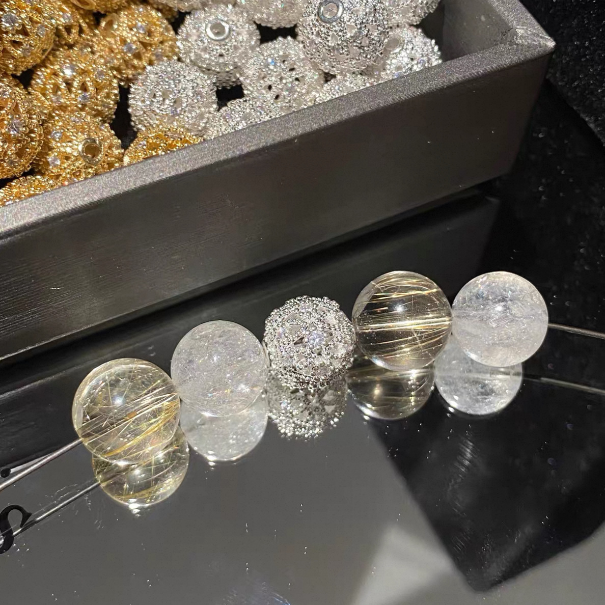Color-Preserving Exquisite Sparkling Hollow Ball Bead Accessories Crystal DIY Spacer Beads and Decorative Pieces for Handmade Jewelry