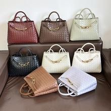 2025年女士外出贵族时尚休闲气质唯美小众简约质感单肩单肩包