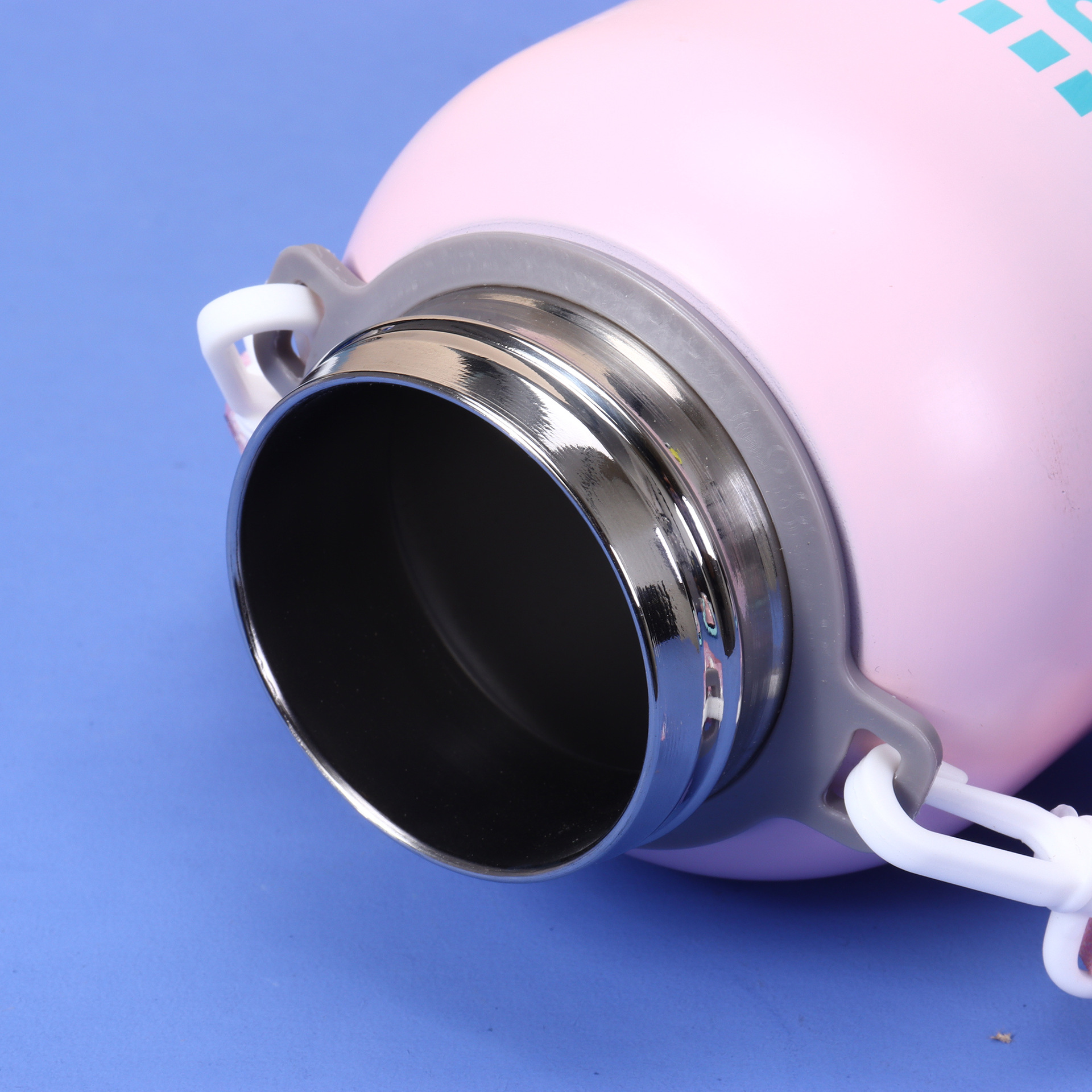 Insulated Stainless Steel Water Bottle With Shoulder Strap Large_voghion.com