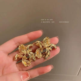 耳环;项链;耳钉