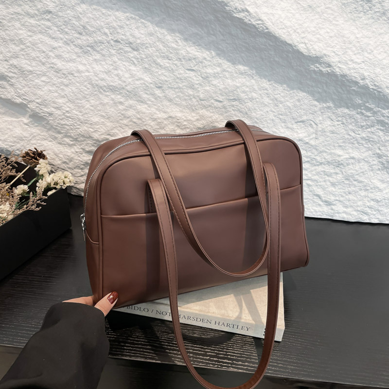 Versión coreana del bolso de hombro de gran capacidad para damas primavera 2025 nuevo bolso retro para axilas bolso tote de gran capacidad de todo fósforo