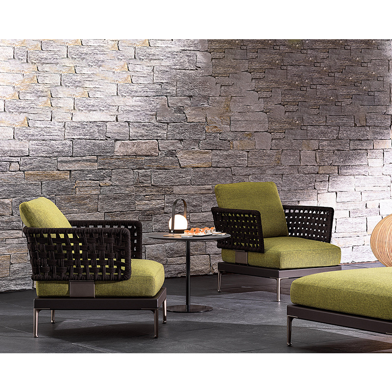 Combinación de sofá de ratán al aire libre Villa nórdica Patio Ocio Muebles de madera maciza Balcón Combinación de cuerda trenzada impermeable y solar