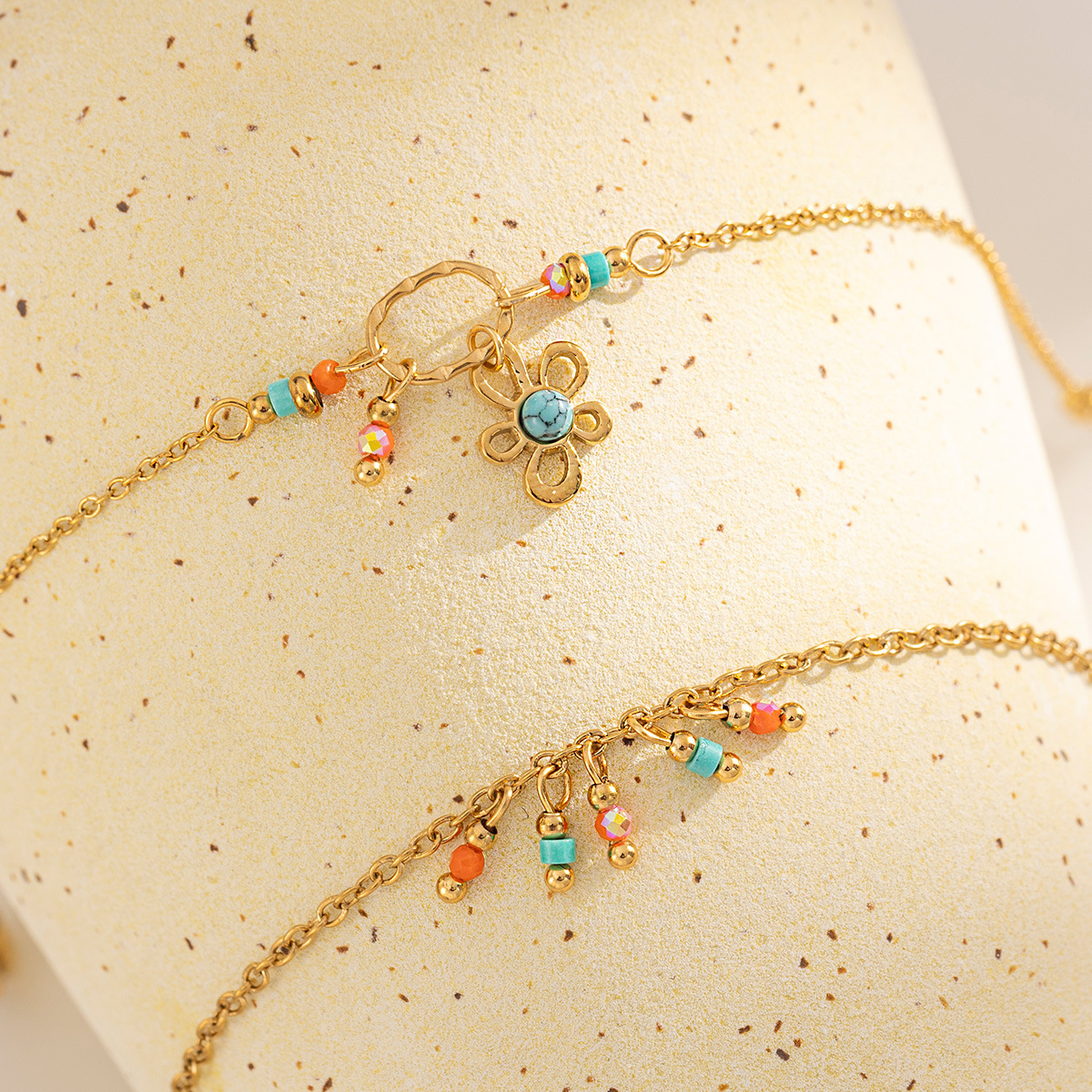Tena Pulsera de acero inoxidable europea y americana, lujo ligero, cadena de alta calidad, flores apiladas, acero de titanio simple, joyería de mano transfronteriza para mujer