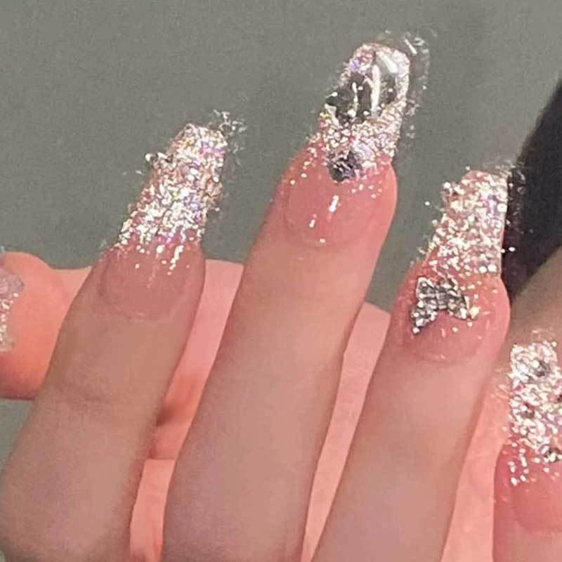 Yiyi Dance Wear A Little Red Book Estilo explosivo Venta al por mayor de longitud media Aurora intermitente Diamante roto Mariposa tridimensional Estilo puro