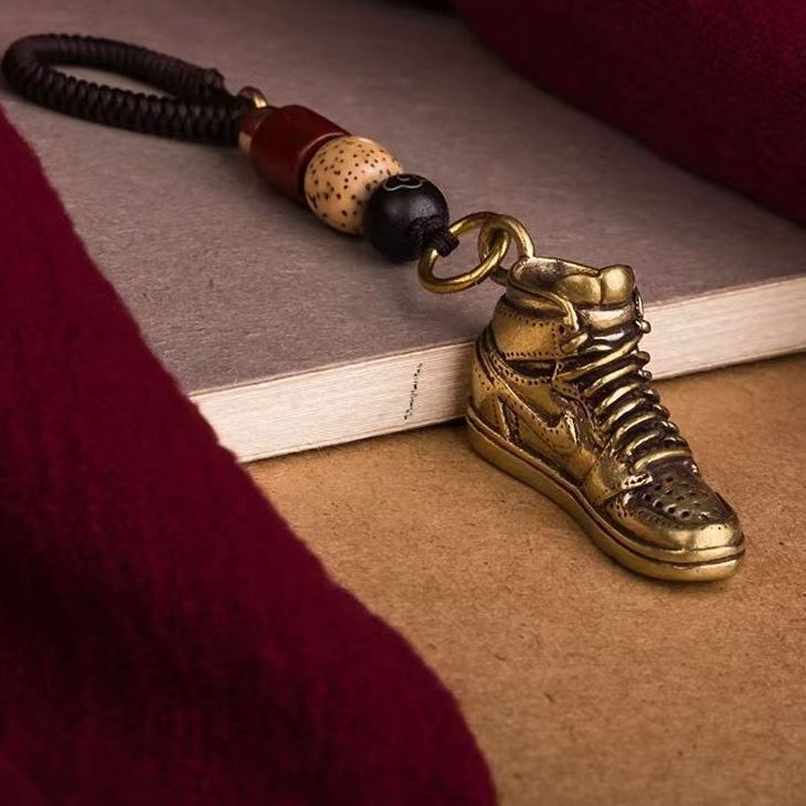 Brass Shoe Mold Keychain Hand-woven High Color Value AJ1 Sneakers Keychain Pendant Boyfriend Gift Pendant Batch