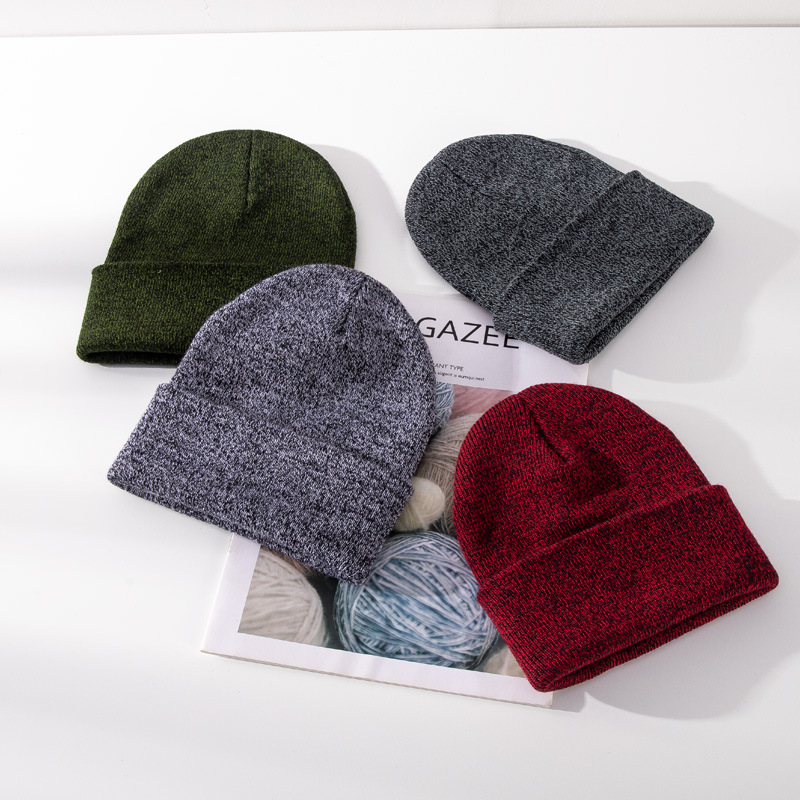 Fabricantes personalizados clásicos sombrero de punto de moda hombre otoño invierno cálido sombrero de lana cúpula sólida mujer puede bordar logotipo