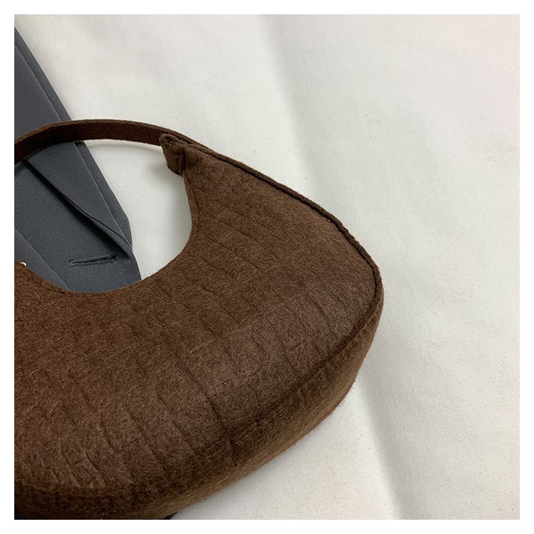 198g Weight Nylon Lining Material Sewing Thread Fashion Element Zipper Closure Type Single Shoulder Strap Strap Type Handbag Bags Type Holiday, Daily Occasion Polyester Material Solid Color Pattern All Seasons Season Women's Gender Classic Style, Streetwear Style Square Shape Medium Size Women's Medium Polyester Solid Color Classic Style Streetwear Sewing Thread Square Zipper Handbag 21