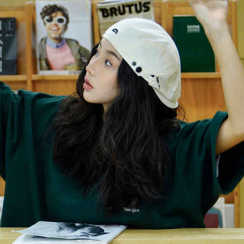 Japanese-style backwards baseball cap for women, unisex summer versatile artist hat, retro forward cap for men, newsboy hat, spring style for women, fashionable