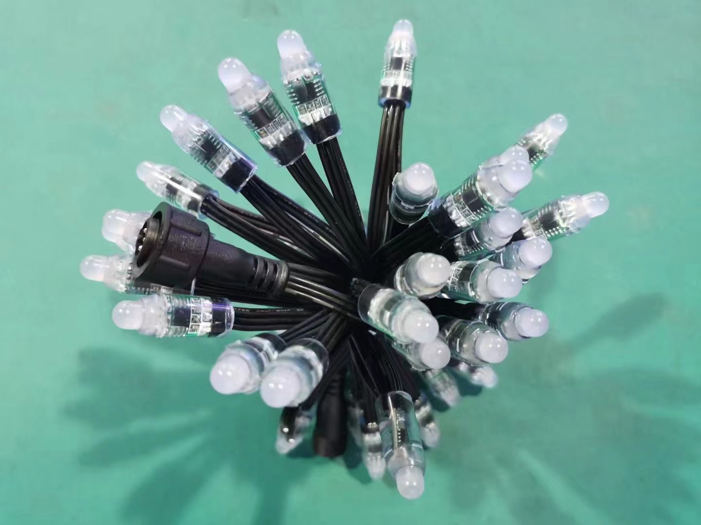 WS2811全彩外露灯穿孔字发光字灯串12mm幻彩模组190