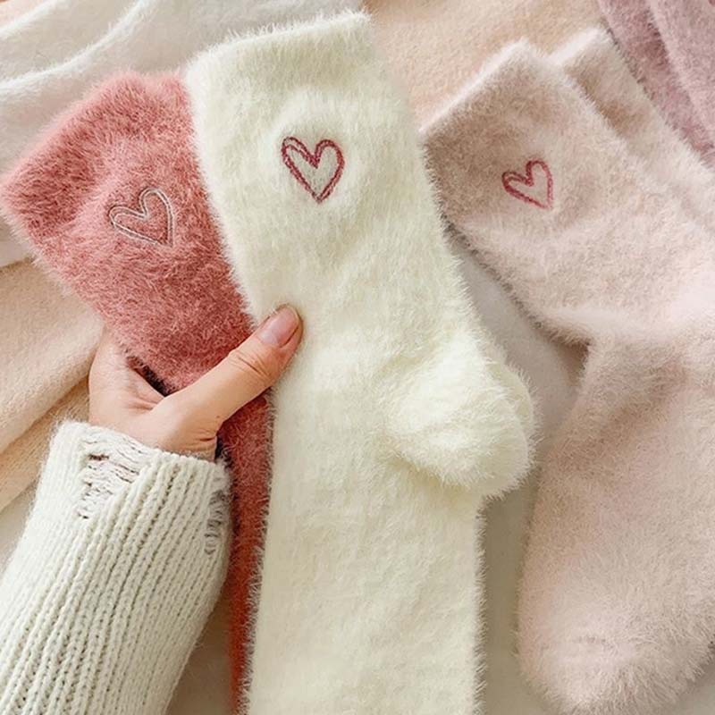 靴下女性のミッドカーフソックス秋と冬の厚みのあるミンクベルベット刺繍ラブスリーピングフロアソックス冬暖かいストッキング|undefined