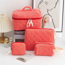 韩版ins风格子化妆包小清新绗缝女士手拿包旅行洗漱用品收纳包袋