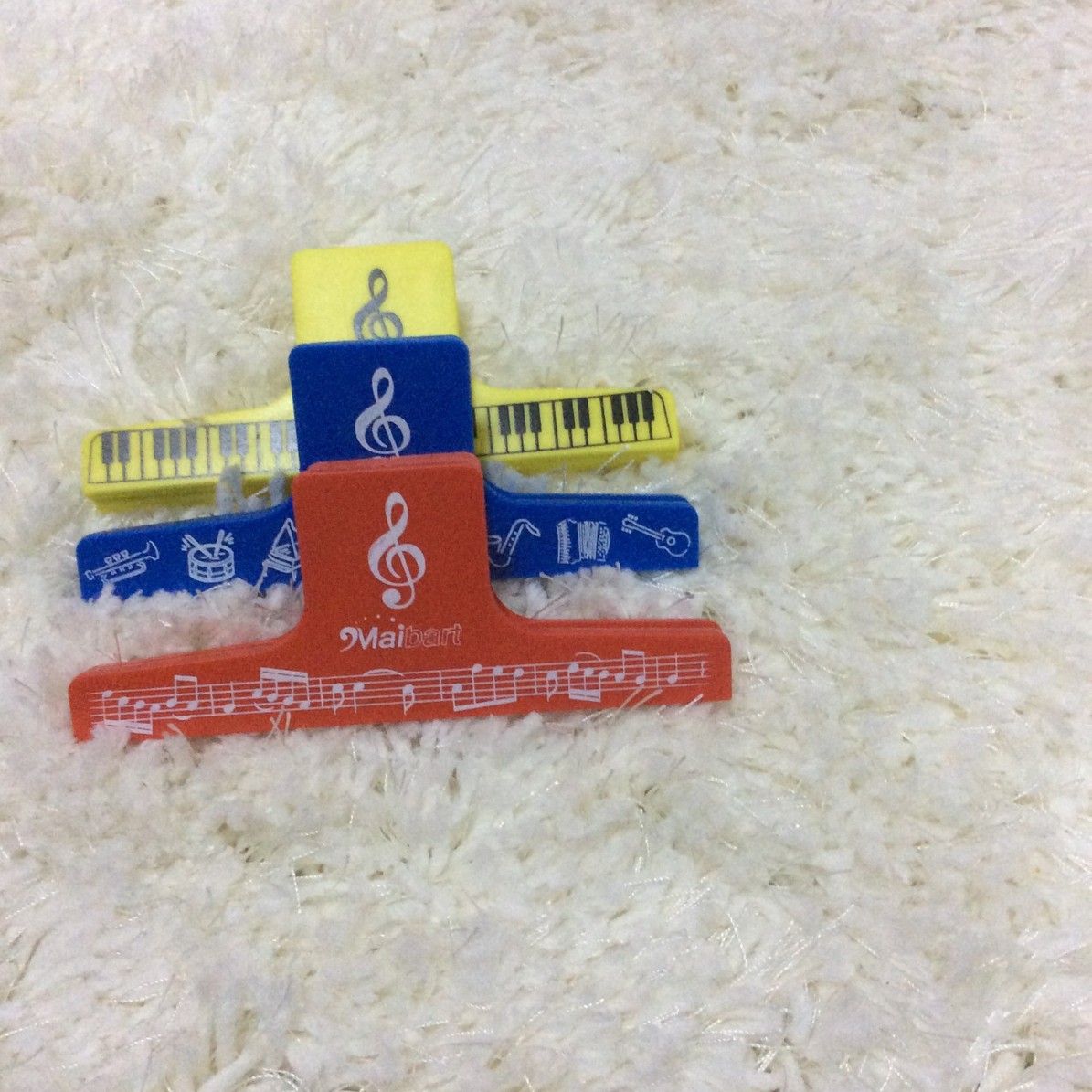 La fábrica suministra una gran cantidad de carpetas para partituras, carpetas para partituras de piano, carpetas para libros y carpetas para partituras musicales al por mayor.