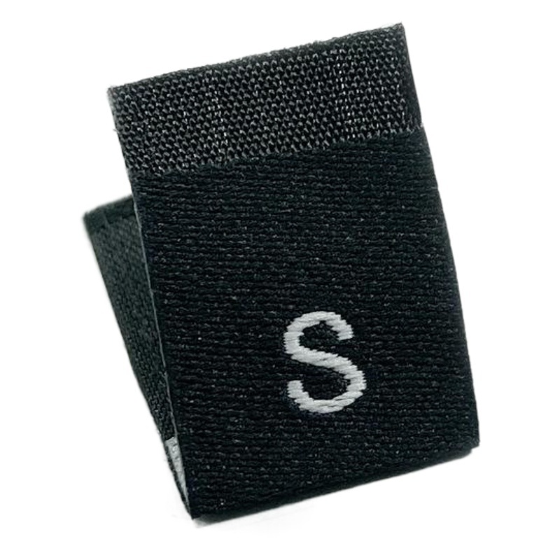 Especializada en la producción de etiquetas tejidas de alta gama para ropa, etiquetas para cuellos, etiquetas de tallas, etiquetas de tela, etiquetas numéricas universales para tallas y etiquetas de tallas en stock.