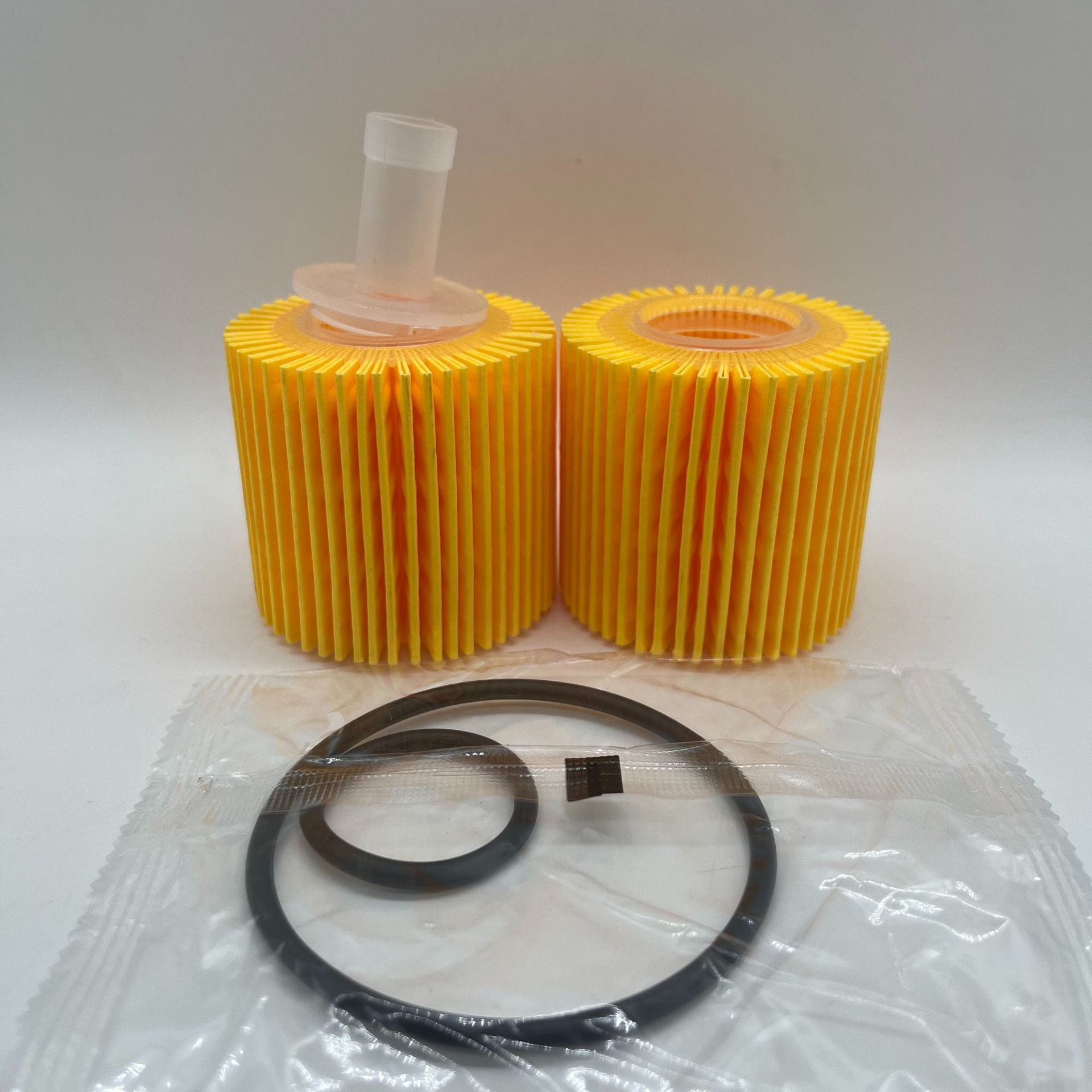 Oil Filter 04152-37010 Yzza6 Yzzd6 B1010 40060 Suitable for Toyota Corolla