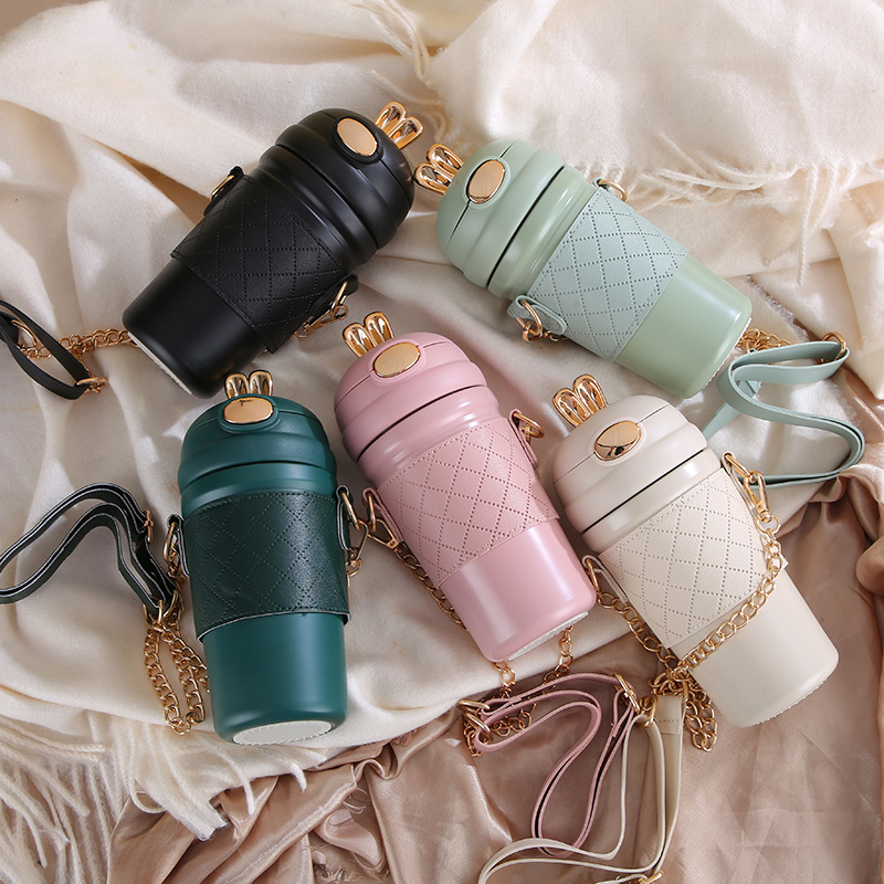 Moda lindo conejo rebote paja taza 304 Acero inoxidable taza de vacío de las mujeres portátil crossbody conejo taza de agua al por mayor