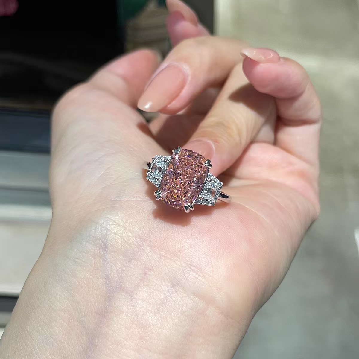 High-end Artificial Pink Ice-cut Designer Ring Light Luxury Style_voghion.com