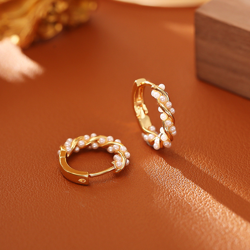 Popular Twisted Beaded Earrings with Creative Design, High-End Fashion, Exquisite and Versatile Earrings, Fairy-Style Ear Hoops Popular Twisted Beaded Earrings with Creative Design, High-End Fashion, Exquisite and Versatile Earrings, Fairy-Style Ear Hoops
