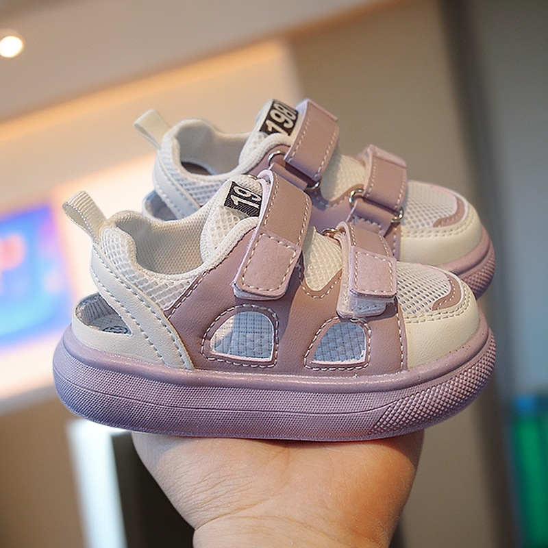 Semi sandalias para niños 2025 verano zapatos antideslizantes de suela suave para niños pequeños zapatos de bebé de malla transpirable para hombres y mujeres zapatos de marco