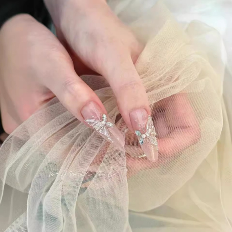 Autumn and Winter Pure Handmade Wearable Nail Art, Elegant Nude Color, Translucent Butterfly Design, a Must-Have for Brides' Weddings Autumn and Winter Pure Handmade Wearable Nail Art, Elegant Nude Color, Translucent Butterfly Design, a Must-Have for Brides' Weddings